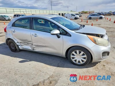 Czwarte zdjęcie samochodu z boku: 2015 KIA RIO LX VIN:KNADM5A38F6518162 - miniatura