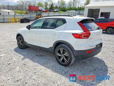 Drugie zdjęcie samochodu z przodu: 2023 VOLVO XC40 PLUS VIN:YV4K92HLXP2964559 - miniatura