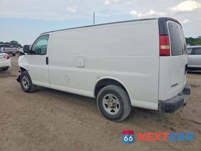 Drugie zdjęcie samochodu z przodu: 2004 CHEVROLET EXPRESS G1500 DELIVERY VAN VIN:1GCFG15T941115520 - miniatura