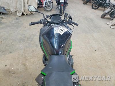 Zdjęcie 6 z 9 samochodu: 2024 KAWASAKI ZR1000 L VIN:JKAZRCL10RA004151 - miniatura
