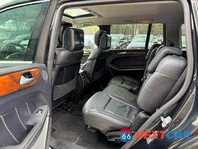 Zdjęcie 8 z 14 samochodu: 2015 MERCEDES-BENZ GL 550 4MATIC VIN:4JGDF7DE1FA508457 - miniatura