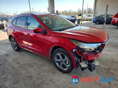 Czwarte zdjęcie samochodu z boku: 2024 FORD ESCAPE ST LINE SELECT VIN:1FMCU9NA2RUB21122 - miniatura