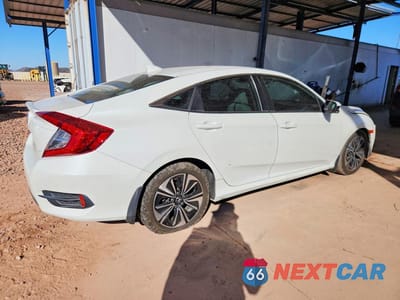 Trzecie zdjęcie samochodu z tyłu: 2018 HONDA CIVIC EX VIN:2HGFC1F31JH640774 - miniatura