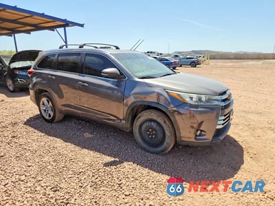 Czwarte zdjęcie samochodu z boku: 2017 TOYOTA HIGHLANDER LIMITED VIN:5TDYZRFH3HS211292 - miniatura