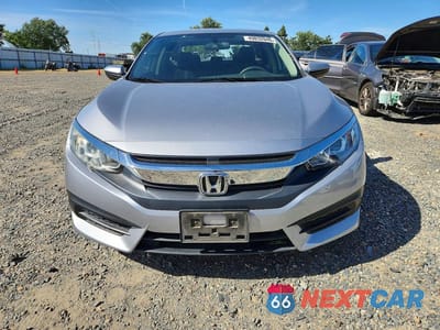 Piąte zdjęcie samochodu w środku: 2016 HONDA CIVIC LX VIN:19XFC2F55GE219618 - miniatura