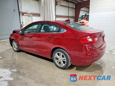 Drugie zdjęcie samochodu z przodu: 2018 CHEVROLET CRUZE LT VIN:1G1BE5SM1J7213970 - miniatura