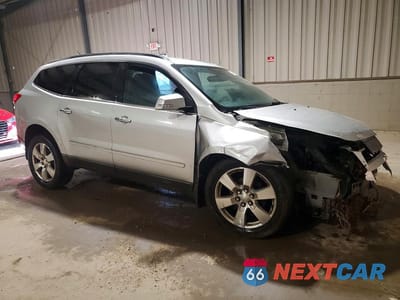 Czwarte zdjęcie samochodu z boku: 2012 CHEVROLET TRAVERSE LTZ VIN:1GNKVLED3CJ200366 - miniatura
