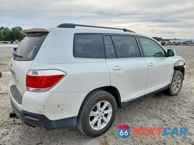 Trzecie zdjęcie samochodu z tyłu: 2013 TOYOTA HIGHLANDER BASE VIN:5TDZA3EH5DS045099 - miniatura