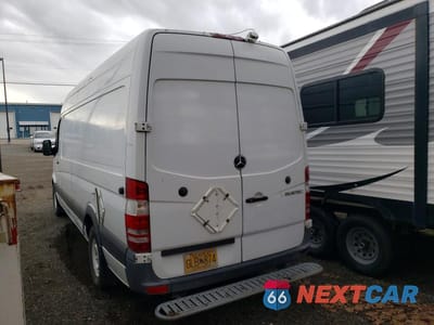 Drugie zdjęcie samochodu z przodu: 2012 MERCEDES BENZ SPRINTER 2500 DELIVERY VAN VIN:WD3PE8CB2C5669934 - miniatura