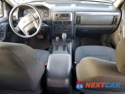 Zdjęcie 8 z 13 samochodu: 2002 JEEP GRAND CHEROKEE VIN:1J4GW48S72C293191 - miniatura