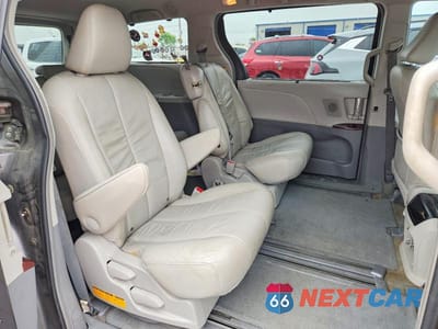Zdjęcie 11 z 13 samochodu: 2012 TOYOTA SIENNA XLE 8-PASSENGER VIN:5TDYK3DC7CS196345 - miniatura