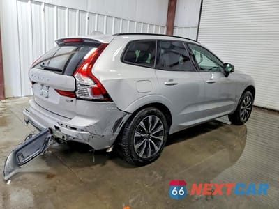 Trzecie zdjęcie samochodu z tyłu: 2025 VOLVO XC60 PLUS VIN:YV4M12RC7S1221306 - miniatura
