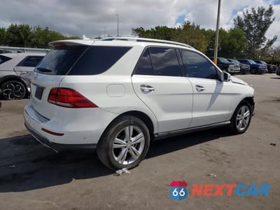 Trzecie zdjęcie samochodu z tyłu: 2016 MERCEDES-BENZ GLE 350 4MATIC VIN:4JGDA5HB5GA728270 - miniatura