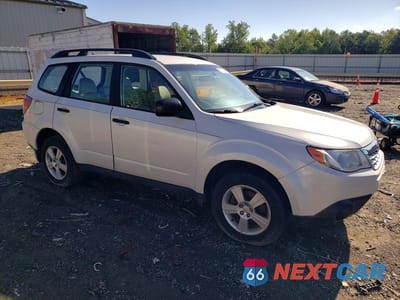Czwarte zdjęcie samochodu z boku: 2013 SUBARU FORESTER 2.5X VIN:JF2SHABC5DH439783 - miniatura