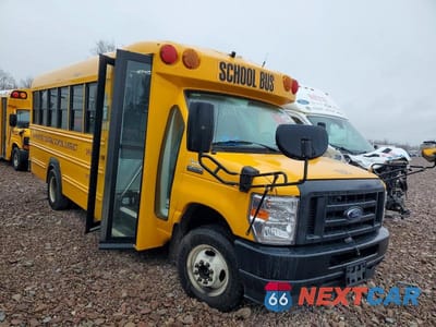 2022 FORD ECONOLINE E450 SUPER DUTY CUTAWAY VAN 1FDFE4FN4NDC32277 - główne zdjęcie licytacji z USA - miniatura