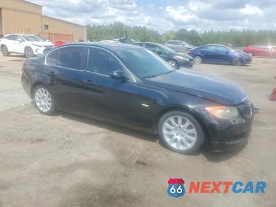 Czwarte zdjęcie samochodu z boku: 2007 BMW 335 XI VIN:WBAVD53507A008938 - miniatura