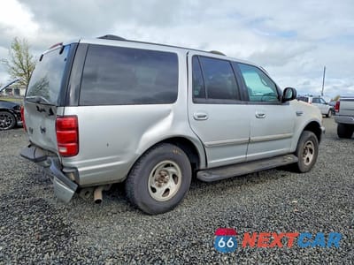 Trzecie zdjęcie samochodu z tyłu: 2002 FORD EXPEDITION XLT VIN:1FMPU16LX2LA67597 - miniatura