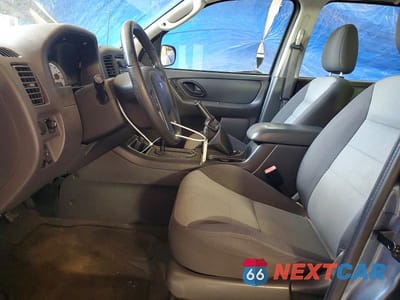 Zdjęcie 7 z 11 samochodu: 2005 FORD ESCAPE XLS VIN:1FMYU02Z95KB12242 - miniatura