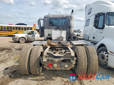 Zdjęcie 6 z 10 samochodu: 2001 MACK 600 CH600 VIN:1M1AA13YX1W141536 - miniatura