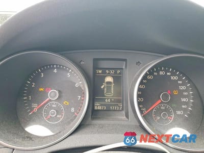 Zdjęcie 9 z 12 samochodu: 2010 VOLKSWAGEN GTI VIN:WVWHD7AJXAW151885 - miniatura