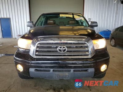 Piąte zdjęcie samochodu w środku: 2008 TOYOTA TUNDRA CREWMAX LIMITED VIN:5TFEV58158X056939 - miniatura