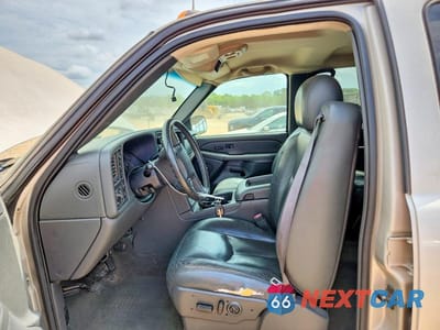 Zdjęcie 7 z 12 samochodu: 2004 CHEVROLET SILVERADO K2500 VIN:1GCGK23U14F127751 - miniatura