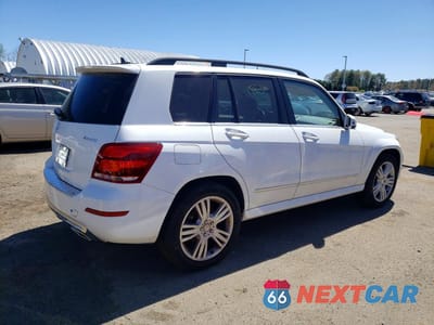 Trzecie zdjęcie samochodu z tyłu: 2015 MERCEDES-BENZ GLK 350 4MATIC VIN:WDCGG8JB2FG349132 - miniatura