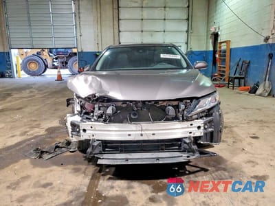 Piąte zdjęcie samochodu w środku: 2020 TOYOTA CAMRY HYBRID SE VIN:4T1J31AK7LU012267 - miniatura