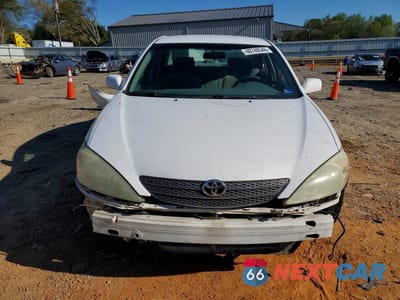 Piąte zdjęcie samochodu w środku: 2003 TOYOTA CAMRY LE VIN:JTDBE32K430178119 - miniatura