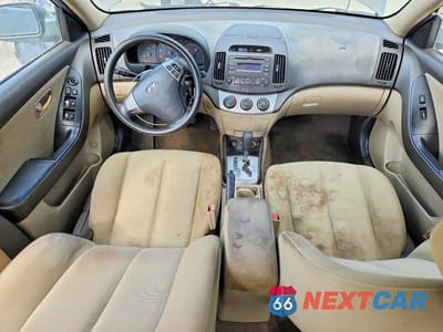 Zdjęcie 8 z 12 samochodu: 2010 HYUNDAI ELANTRA GLS VIN:KMHDU4ADXAU981460 - miniatura