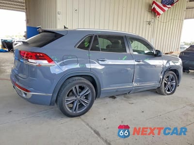 Trzecie zdjęcie samochodu z tyłu: 2021 VOLKSWAGEN ATLAS CROSS SPORT SE VIN:1V2PE2CA4MC232863 - miniatura