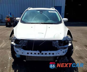 Piąte zdjęcie samochodu w środku: 2016 FORD ESCAPE TITANIUM VIN:1FMCU0J94GUB52988 - miniatura