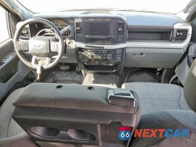 Zdjęcie 8 z 12 samochodu: 2024 FORD F350 XL DRW 4WD 6.7L V8 TDSL CREW CAB VIN:1FT8W3DT6RED40471 - miniatura
