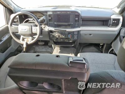 Zdjęcie 8 z 12 samochodu: 2024 FORD F350 XL DRW 4WD 6.7L V8 TDSL CREW CAB VIN:1FT8W3DT6RED40471 - miniatura