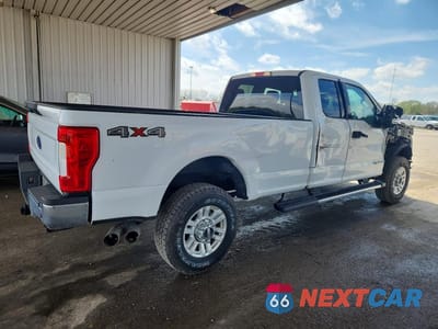 Trzecie zdjęcie samochodu z tyłu: 2019 FORD F350 SUPER DUTY VIN:1FT8X3BT4KEG23361 - miniatura