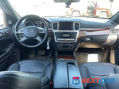 Zdjęcie 9 z 13 samochodu: 2013 MERCEDES-BENZ GL 550 4MATIC VIN:4JGDF7DE8DA124091 - miniatura