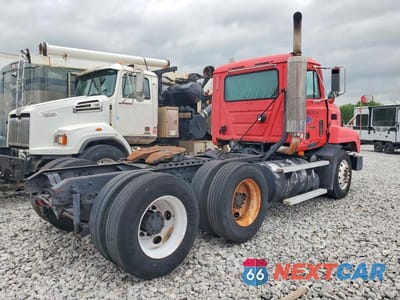 Czwarte zdjęcie samochodu z boku: 2001 MACK 600 CH600 VIN:1M1AA13Y11W138203 - miniatura