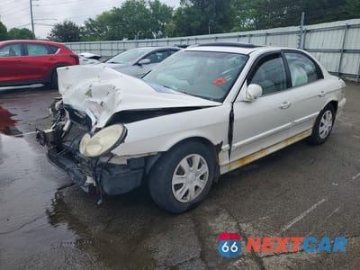 2004 HYUNDAI SONATA GL KMHWF25S04A980887 - główne zdjęcie licytacji z USA - miniatura