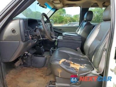 Zdjęcie 7 z 12 samochodu: 2005 CHEVROLET SILVERADO K2500 HEAVY DUTY VIN:1GCHK29U45E300424 - miniatura