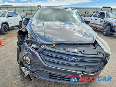 Piąte zdjęcie samochodu w środku: 2018 FORD ESCAPE S VIN:1FMCU0F71JUB12964 - miniatura