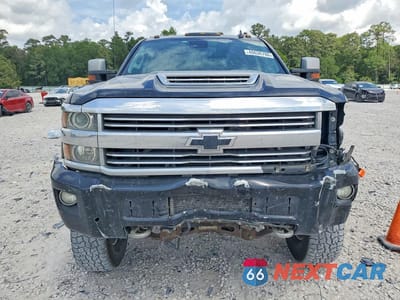 Piąte zdjęcie samochodu w środku: 2017 CHEVROLET SILVERADO K3500 HIGH COUNTRY VIN:1GC4K1EY3HF176419 - miniatura