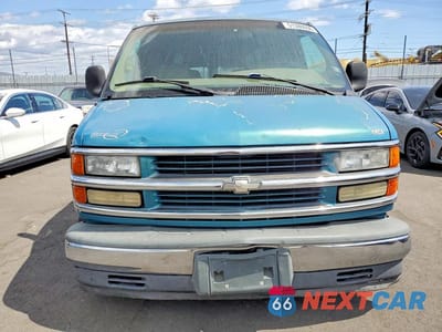 Piąte zdjęcie samochodu w środku: 1999 CHEVROLET EXPRESS G1500 VIN:1GBFG15R7X1024095 - miniatura