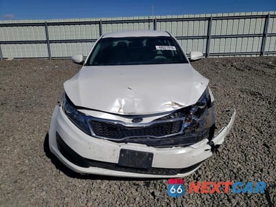 Piąte zdjęcie samochodu w środku: 2011 KIA OPTIMA LX VIN:KNAGM4A74B5109649 - miniatura