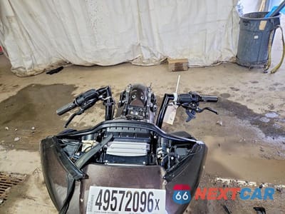 Piąte zdjęcie samochodu w środku: 2018 HARLEY-DAVIDSON FLTRX ROAD GLIDE VIN:1HD1KHC19JB639421 - miniatura