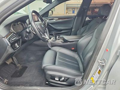 Zdjęcie 7 z 13 samochodu: 2019 BMW 530 I VIN:WBAJA5C51KWA58057 - miniatura
