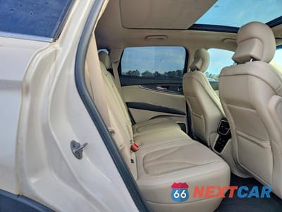 Zdjęcie 10 z 12 samochodu: 2019 LINCOLN NAUTILUS RESERVE VIN:2LMPJ6L91KBL37478 - miniatura