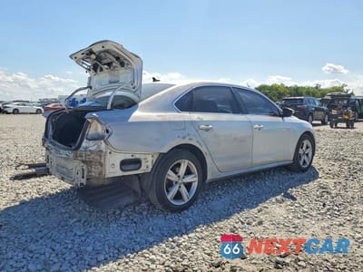 Trzecie zdjęcie samochodu z tyłu: 2012 VOLKSWAGEN PASSAT SE VIN:1VWBP7A36CC049595 - miniatura