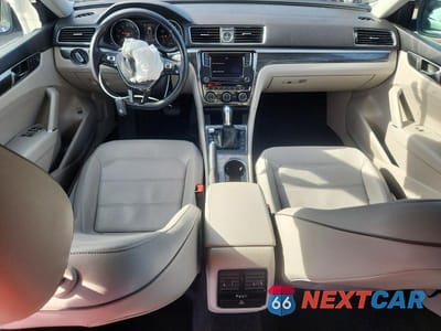 Zdjęcie 8 z 12 samochodu: 2017 VOLKSWAGEN PASSAT SE VIN:1VWBT7A32HC055087 - miniatura