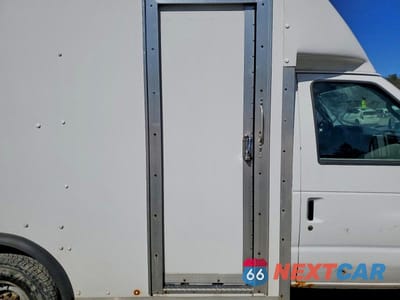 Zdjęcie 11 z 13 samochodu: 2010 FORD E350 DELIVERY TRUCK VIN:1FDSE3FL8ADB00155 - miniatura