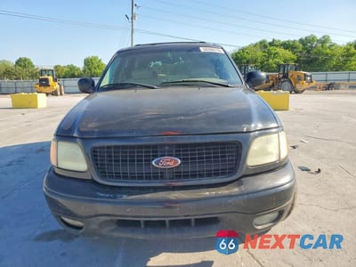 Piąte zdjęcie samochodu w środku: 2002 FORD EXPEDITION EDDIE BAUER VIN:1FMRU17L12LA50243 - miniatura
